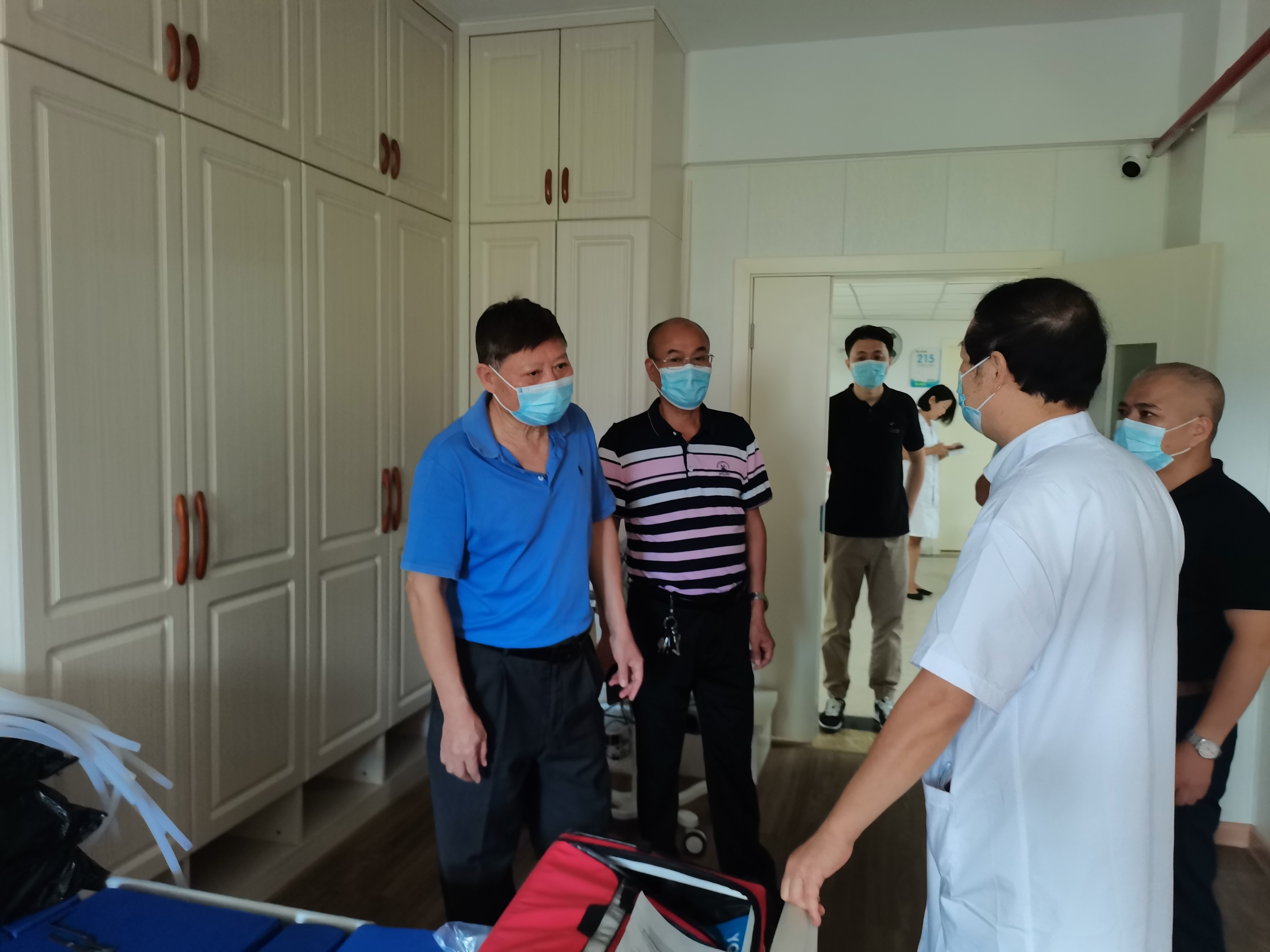 福州市慈善总会领导到病区参观指导.jpg